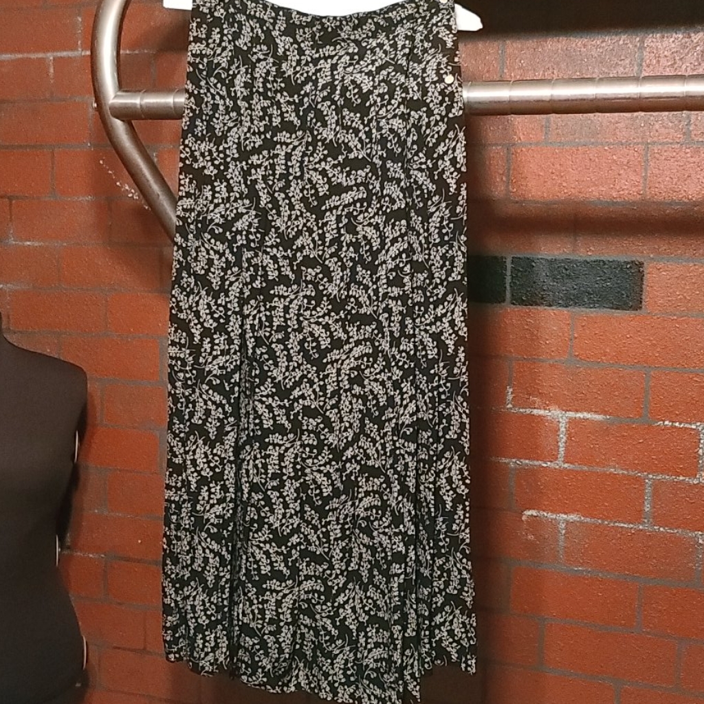 Attache Skirt